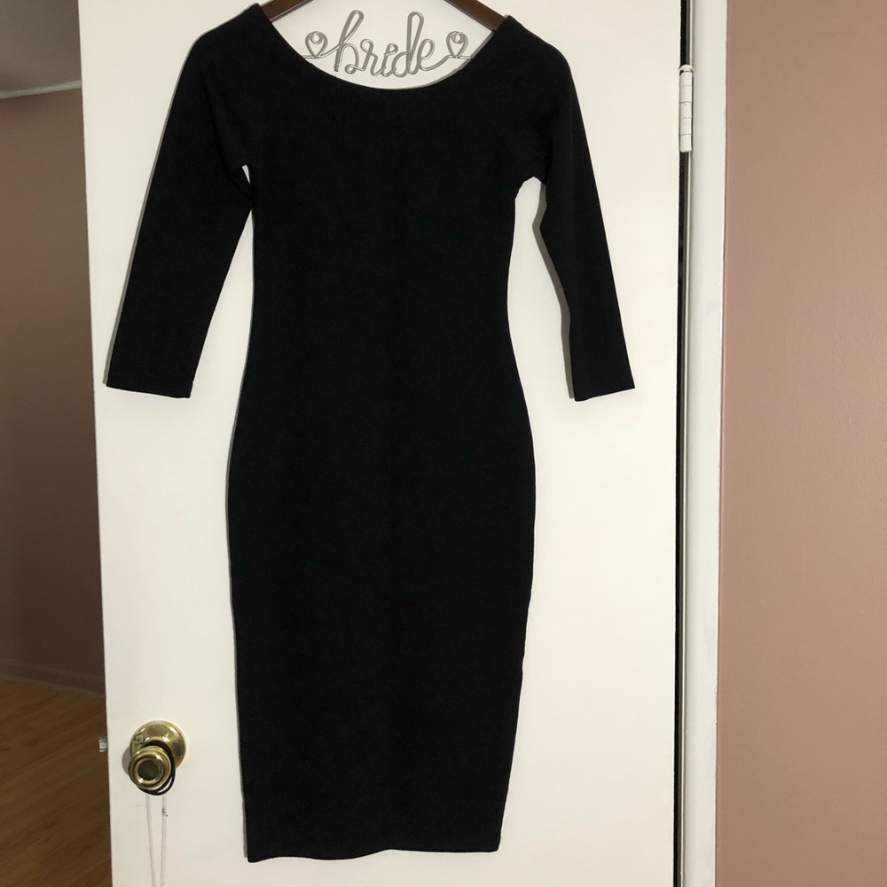 ZARA Size 28Midi dress/off the shoulders/black. Perfect for Valentines Dinner ❤️